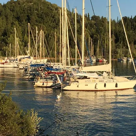 アパート Karavias Vlicho Vlikhón